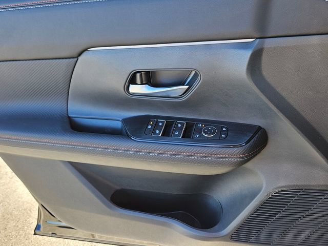 New 2026 Nissan Kicks SR image 29