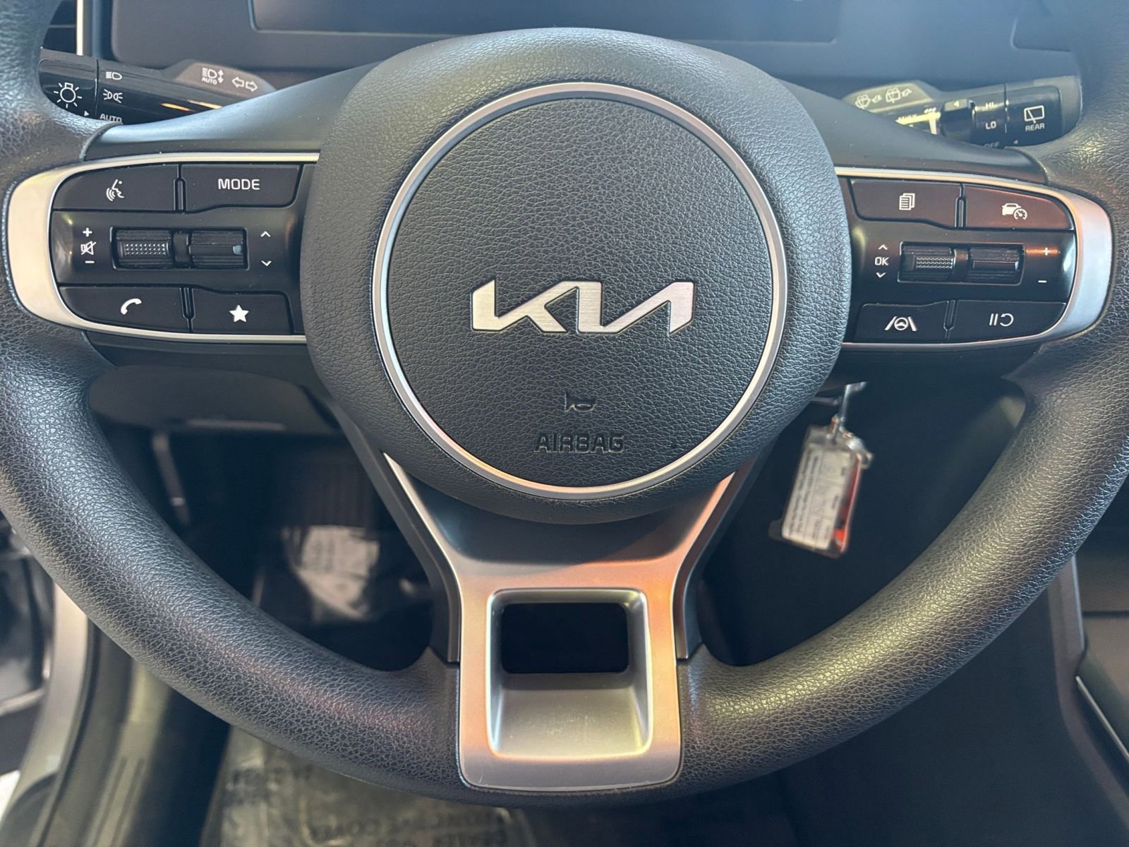 Used 2025 Kia Sportage LX image 31