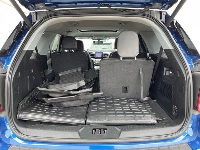 Used 2023 Ford Explorer XLT w/ Equipment Group 202A AWD/4WD image 27