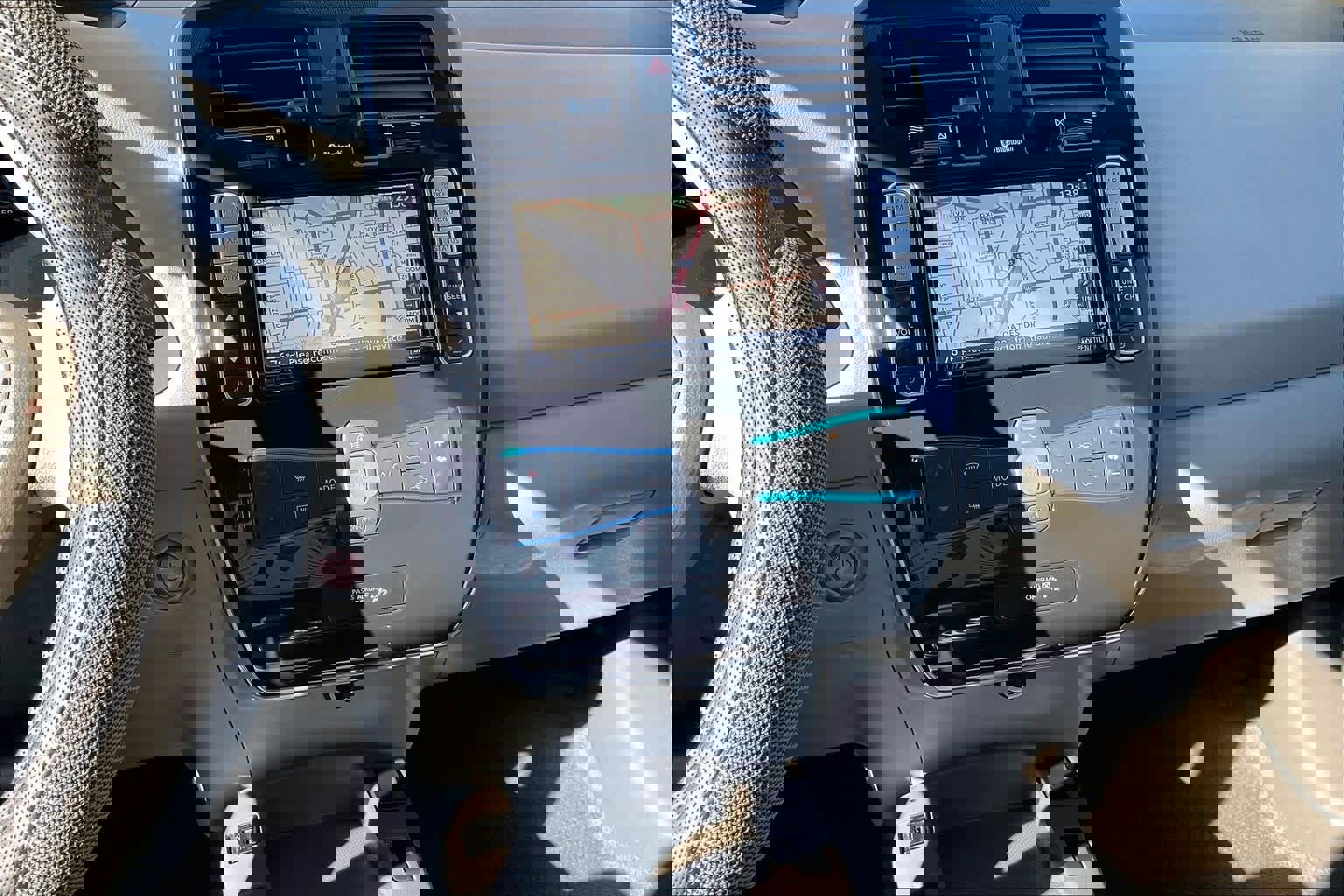 Used 2011 Nissan Leaf w/ Protection Pkg image 15