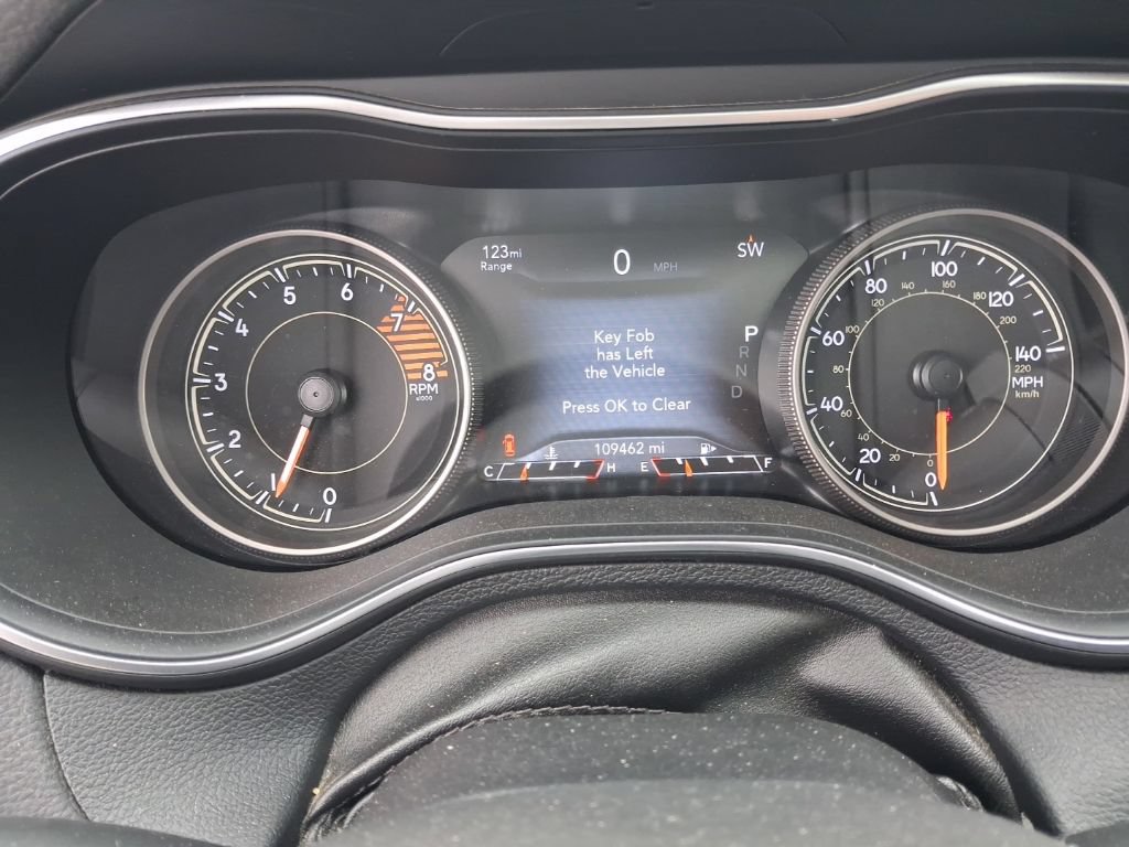 Used 2019 Jeep Cherokee Limited AWD/4WD image 16