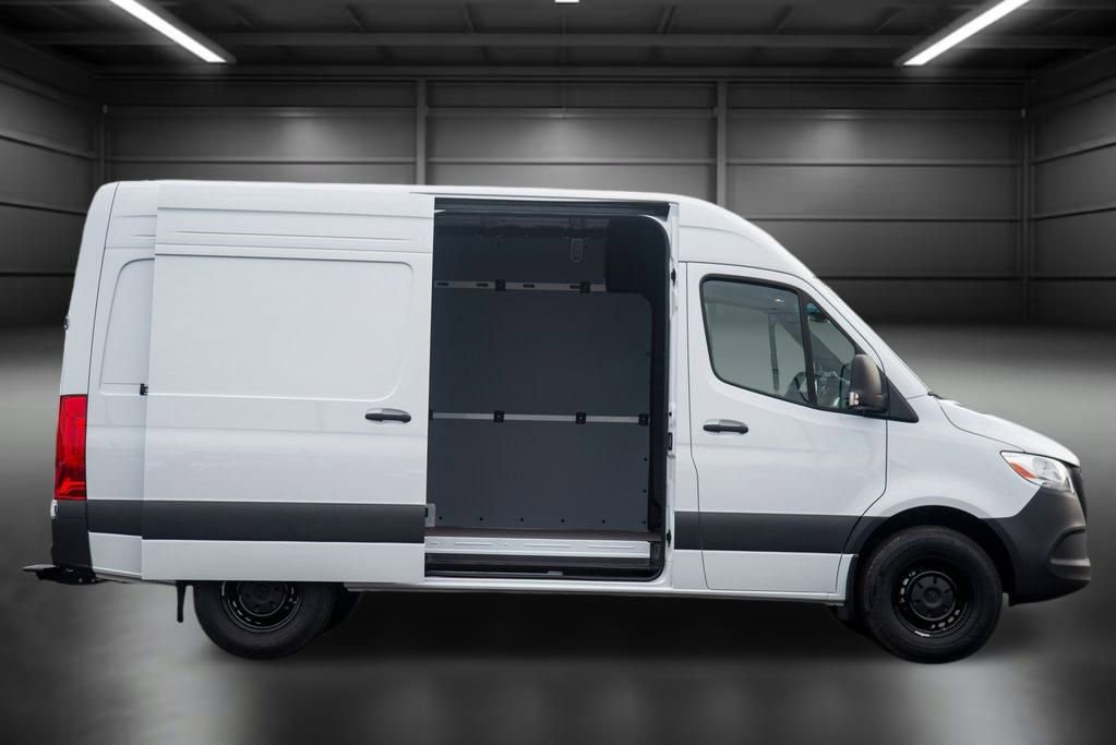 Used 2025 Mercedes-Benz Sprinter 2500 image 7