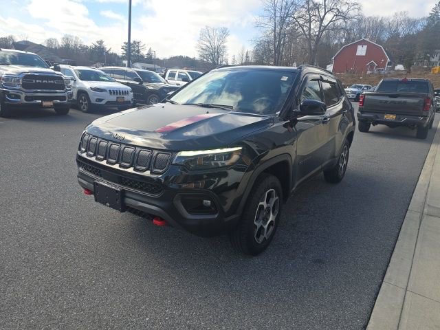 Certified 2022 Jeep Compass Trailhawk w/ Trailhawk Elite Group image 3