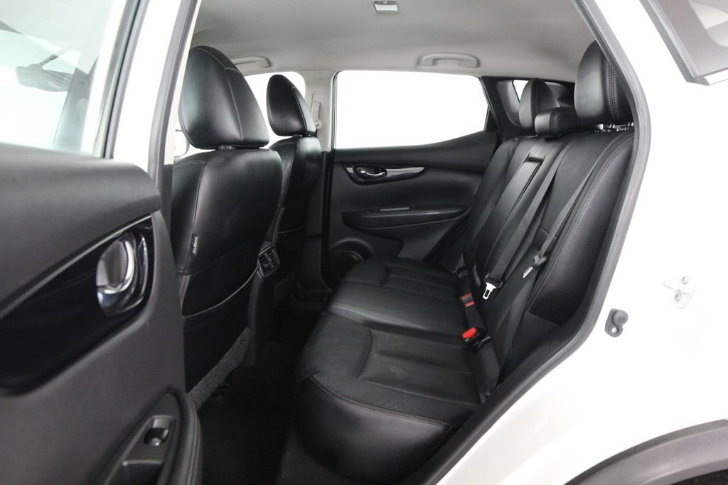 Used 2017 Nissan Rogue Sport SL AWD/4WD image 35