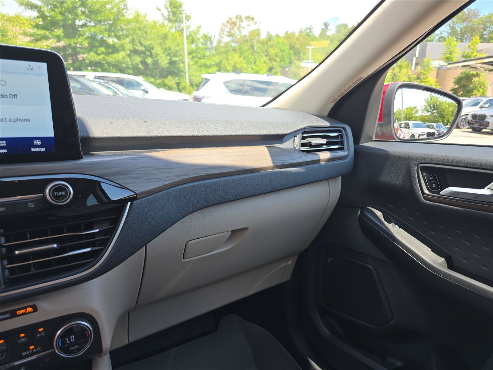 Used 2020 Ford Escape Titanium AWD/4WD image 24