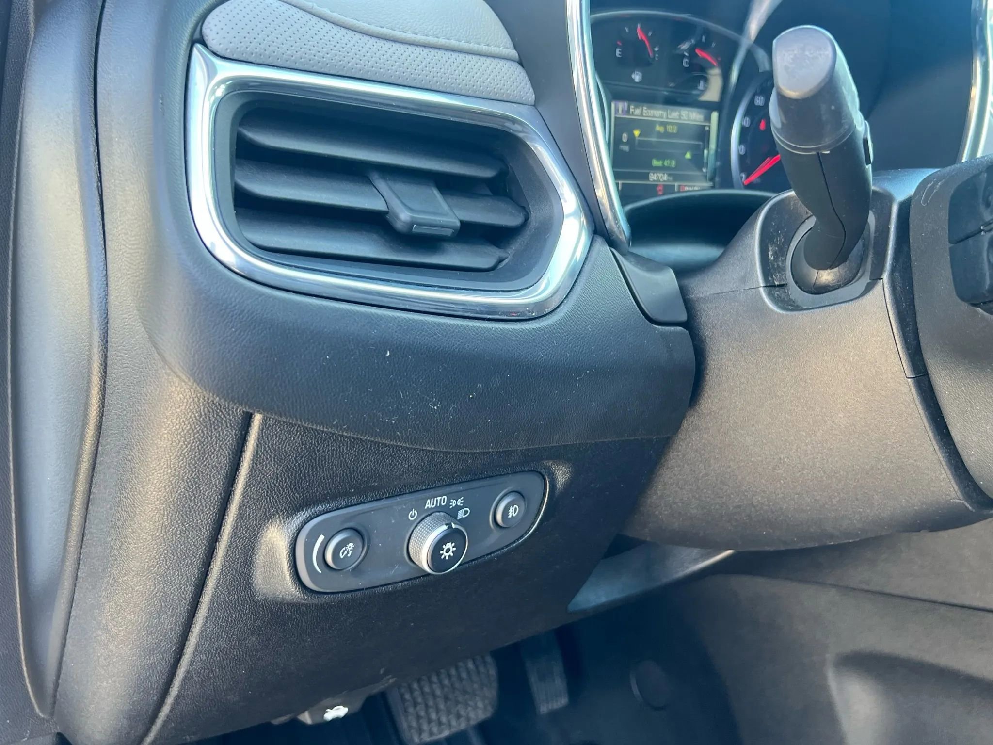 Used 2018 Chevrolet Equinox Premier w/ LPO, Cargo Package AWD/4WD image 25