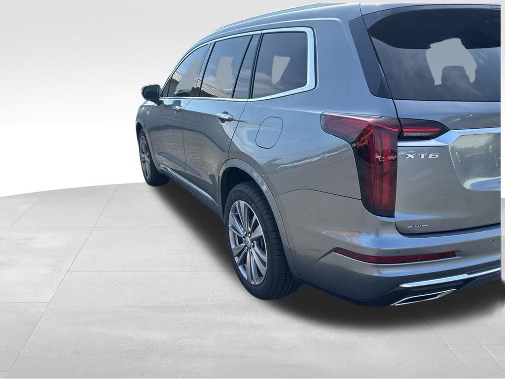 Used 2020 Cadillac XT6 Premium Luxury w/ LPO, Floor Liner Package AWD/4WD image 5