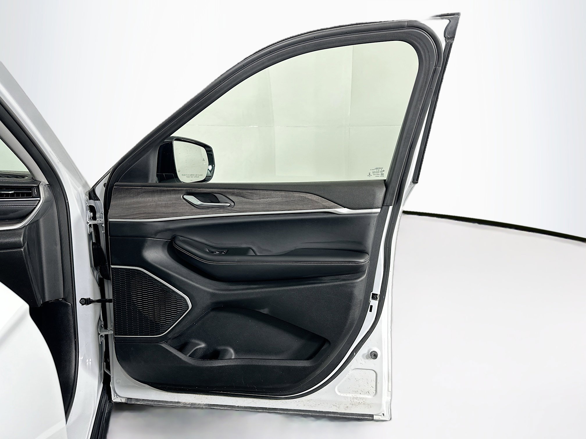 Used 2021 Jeep Grand Cherokee L Limited image 33