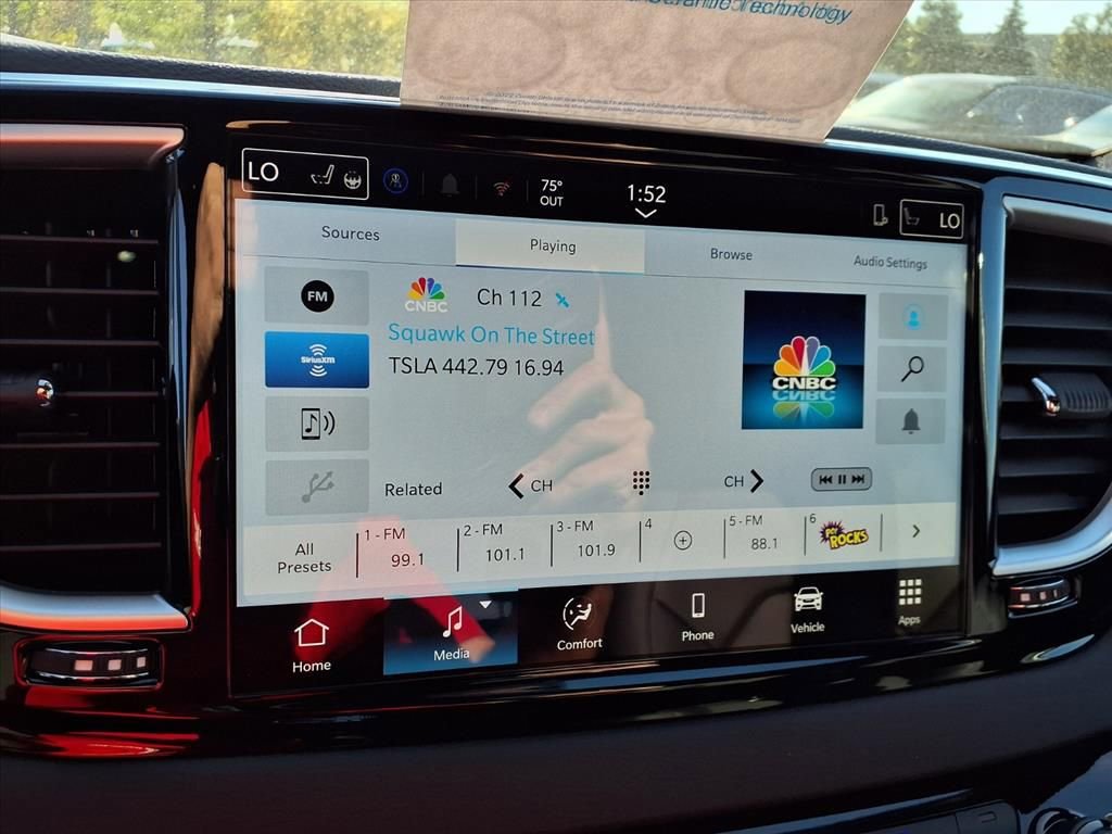 New 2026 Chrysler Voyager LX image 14