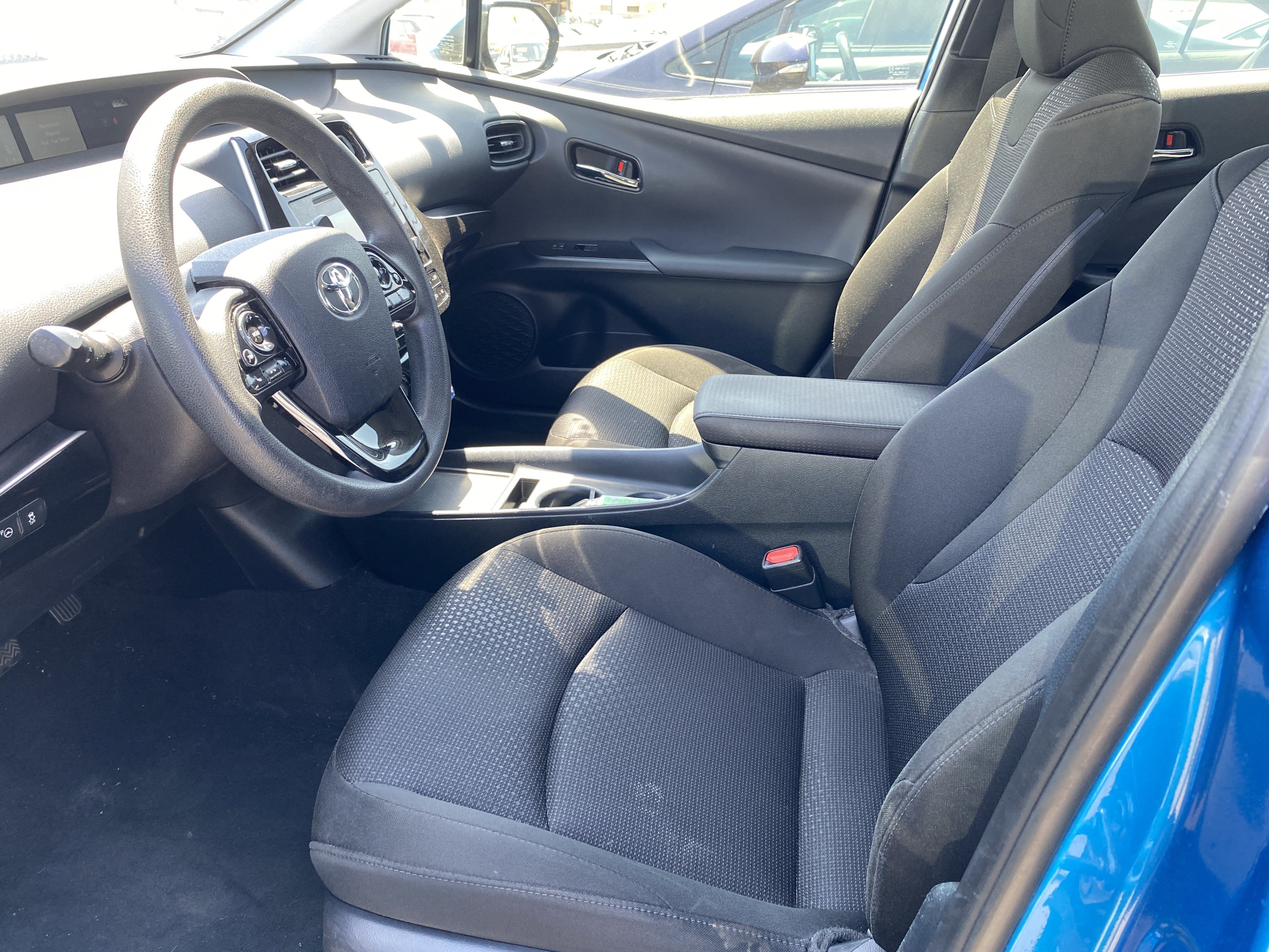 Used 2019 Toyota Prius LE w/ Carpet Mat Package FWD image 13