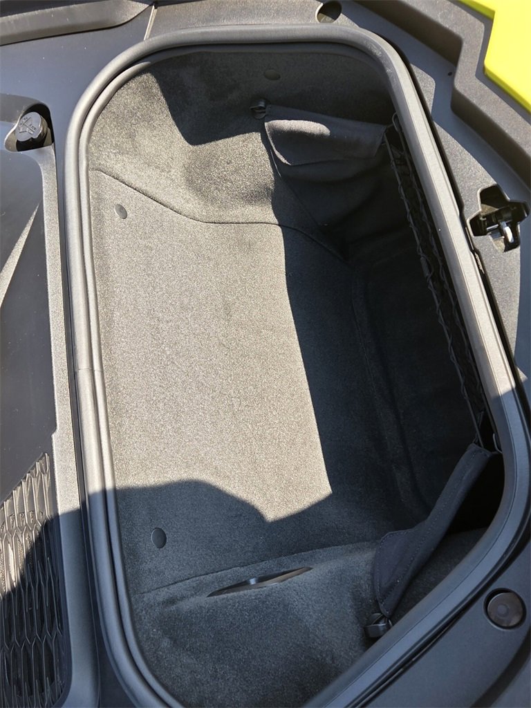 Used 2024 Chevrolet Corvette Stingray Preferred Cpe w/ Z51 Performance Package image 18