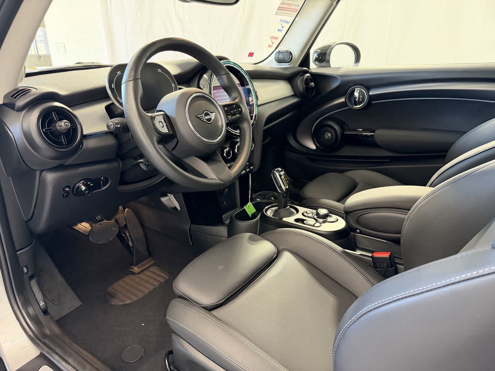 Used 2024 MINI Cooper SE FWD image 8