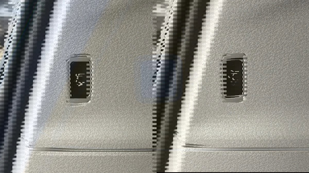 Used 2020 Chrysler Pacifica Touring-L Plus image 31