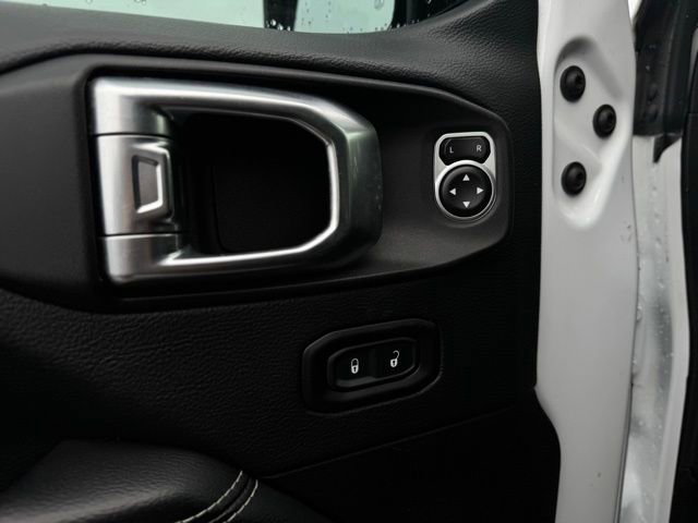 Used 2018 Jeep Wrangler Unlimited Sahara image 14