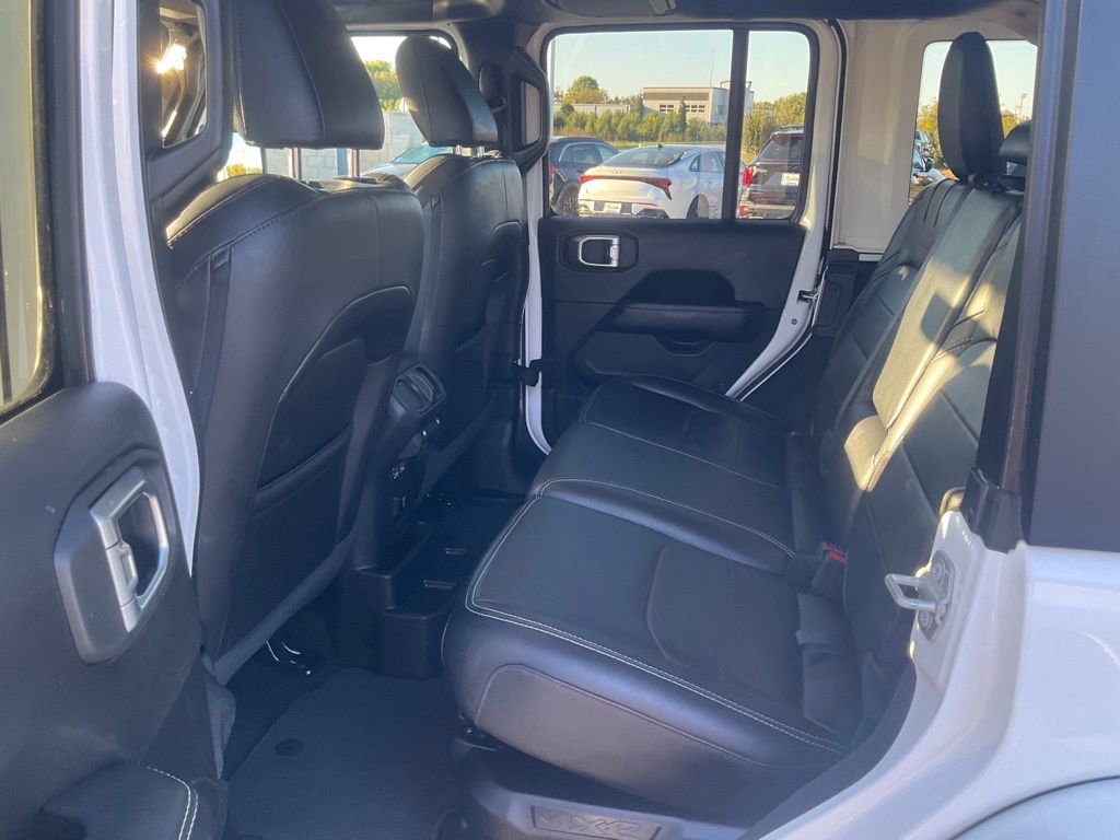 Used 2023 Jeep Wrangler Unlimited Sahara image 28