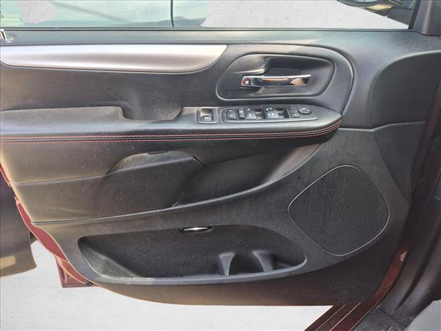 Used 2019 Dodge Grand Caravan GT FWD image 12