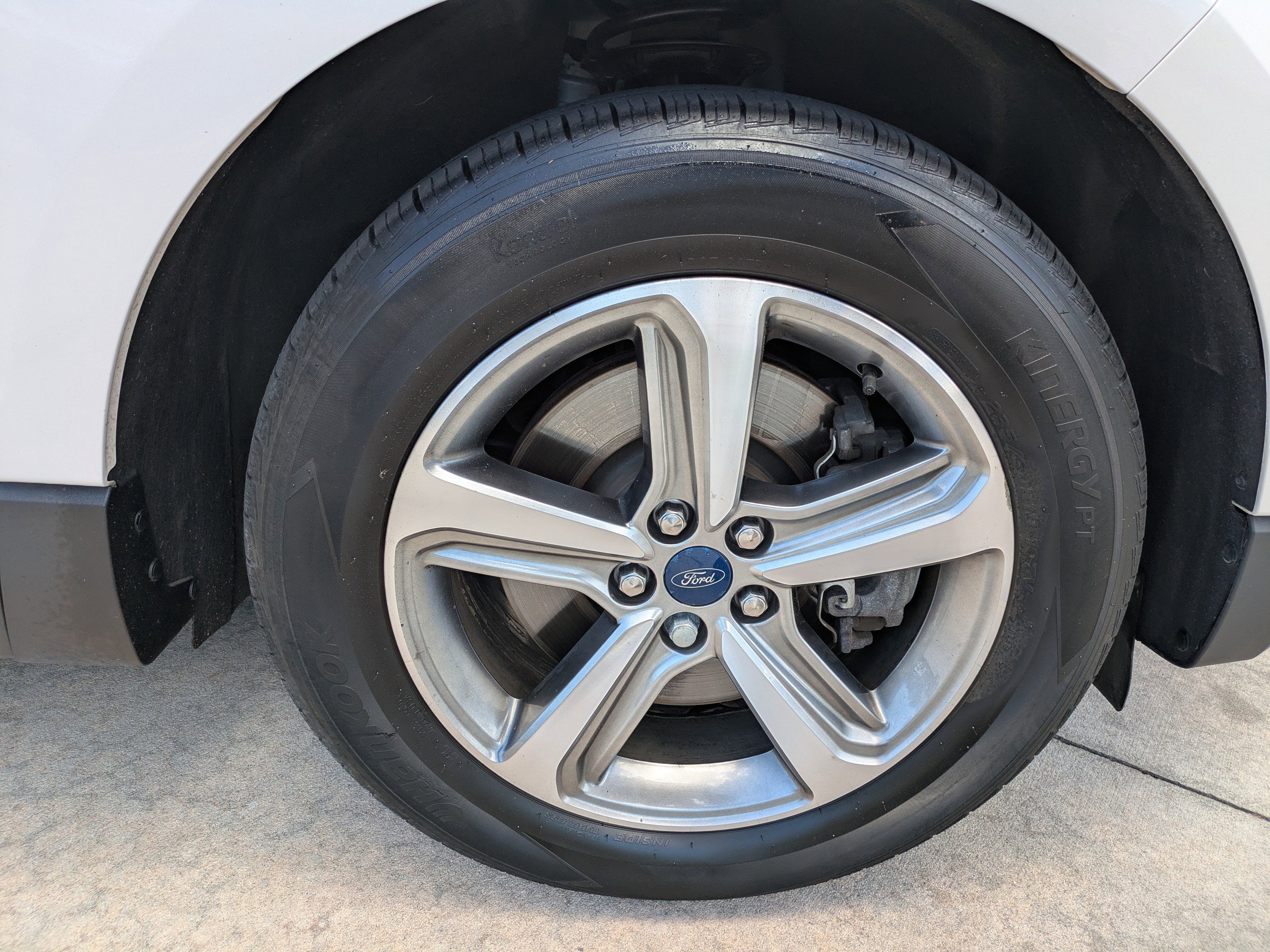 Used 2019 Ford Edge Titanium w/ Cold Weather Package AWD/4WD image 9