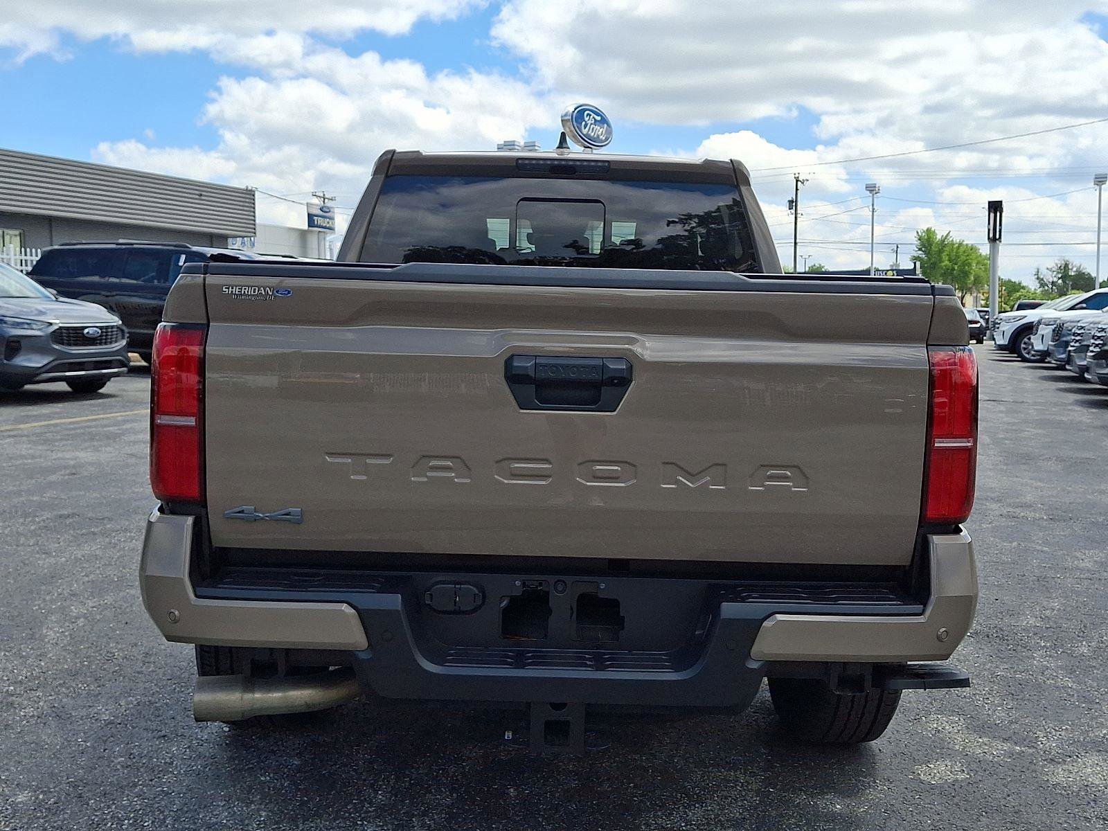 Used 2026 Toyota Tacoma TRD Sport w/ TRD Sport Upgrade Package AWD/4WD image 5