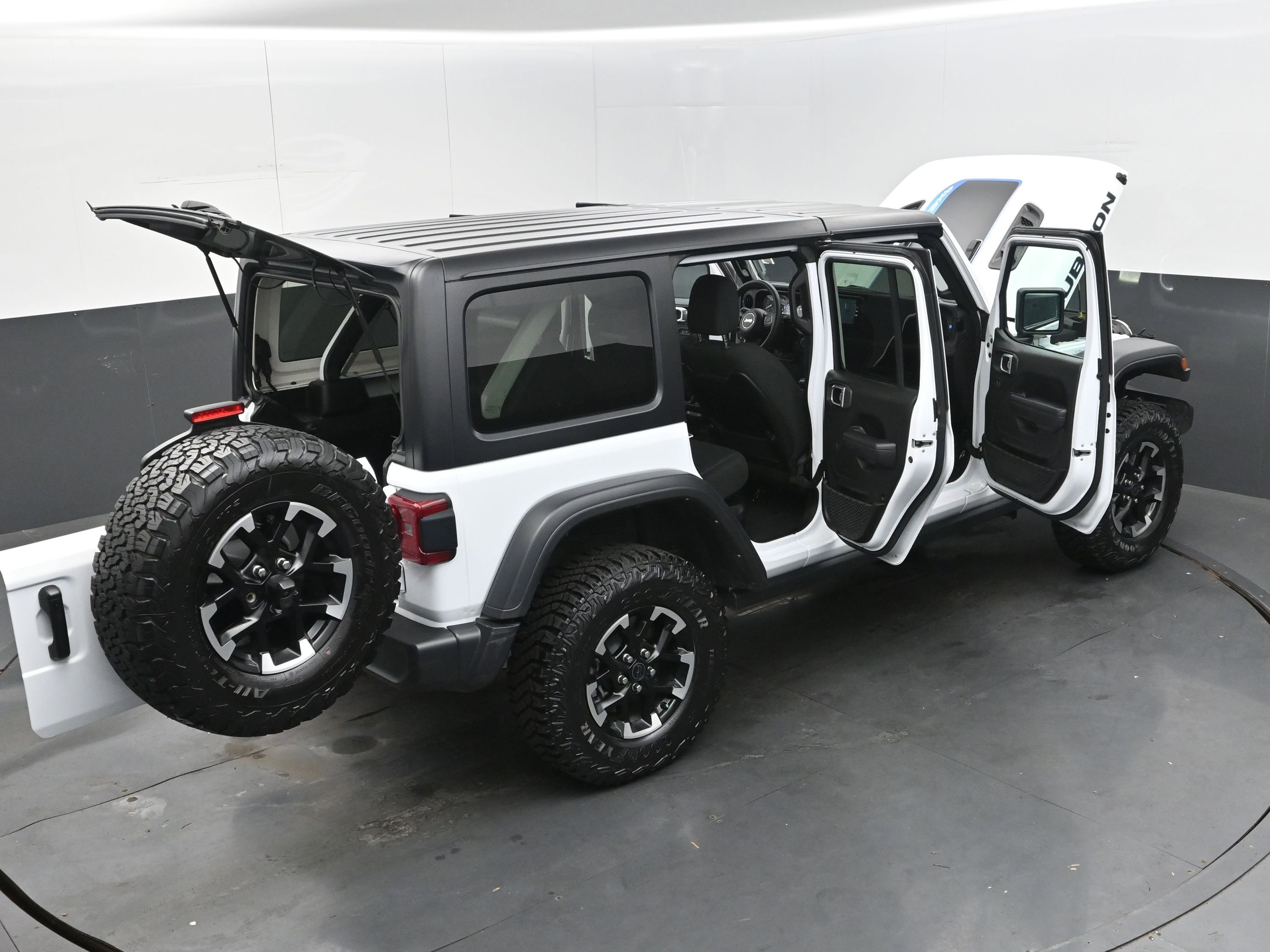 Used 2024 Jeep Wrangler Unlimited Rubicon 4xe image 47