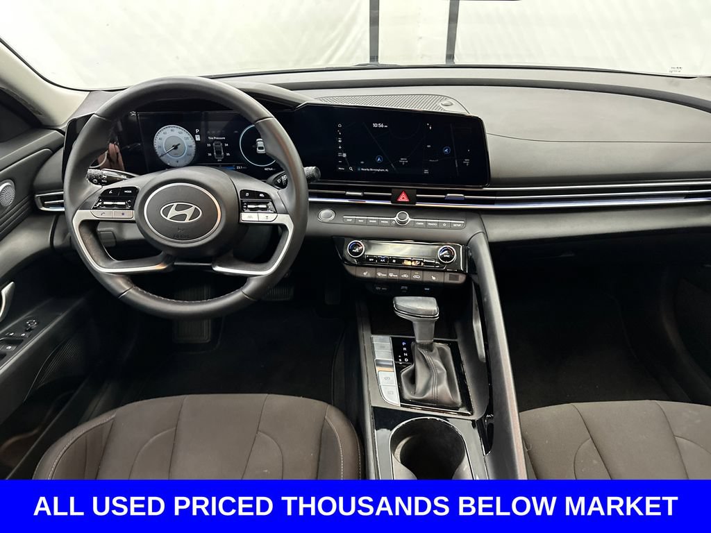 Used 2024 Hyundai Elantra SEL w/ Convenience Package FWD image 21