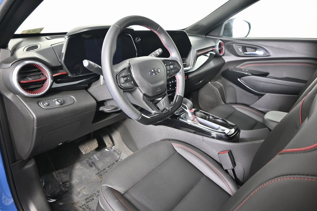 Used 2024 Chevrolet Trax RS w/ Sunroof Package image 22