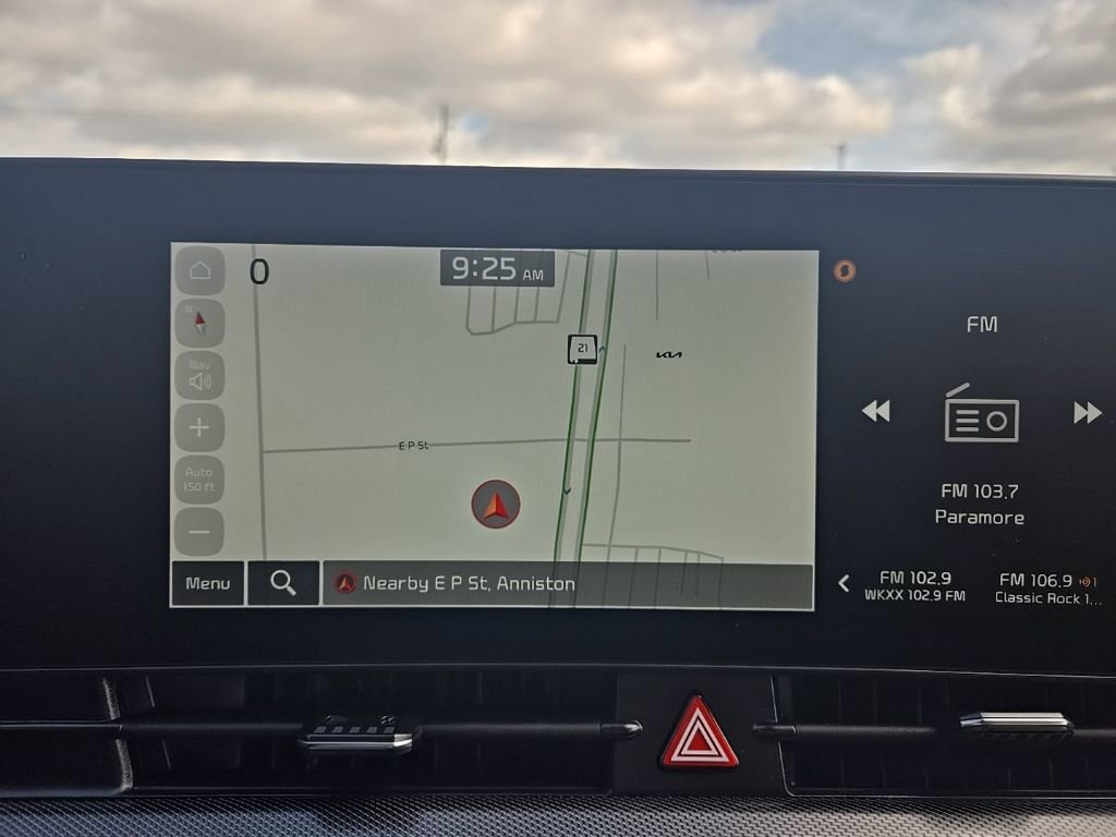 Used 2025 Kia Sportage SX image 6