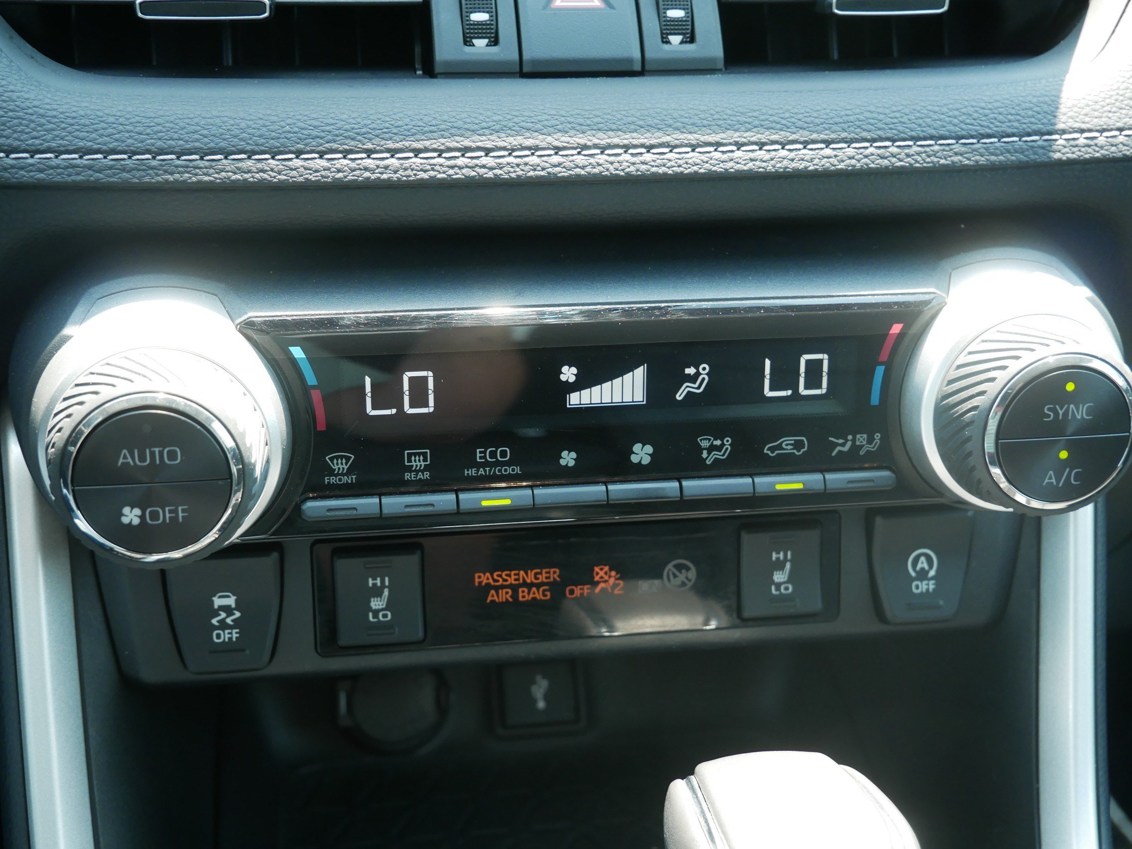 Used 2021 Toyota RAV4 XLE Premium AWD/4WD image 23