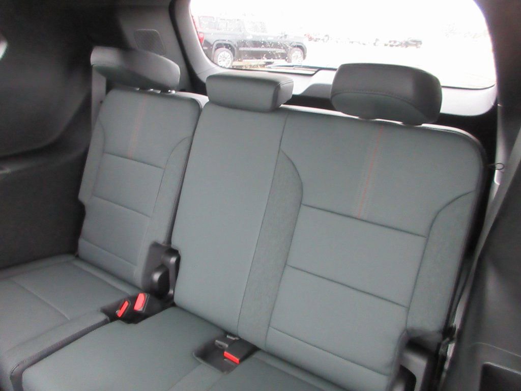 New 2026 GMC Acadia AT4 w/ Super Cruise Package image 15