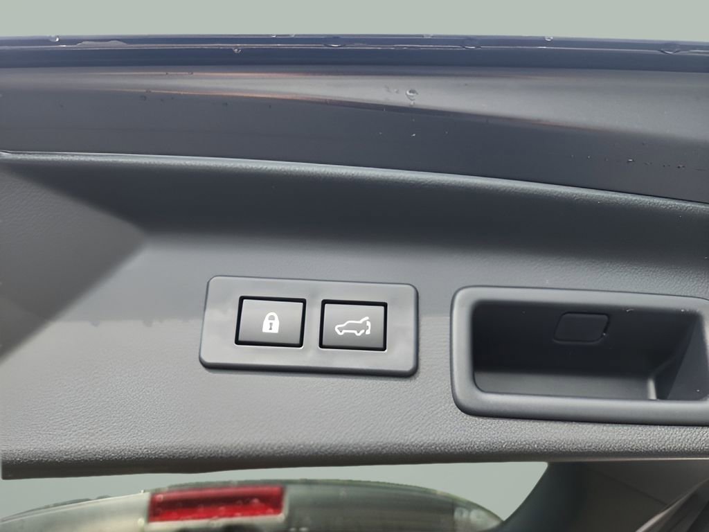 Used 2025 Subaru Forester Touring image 12