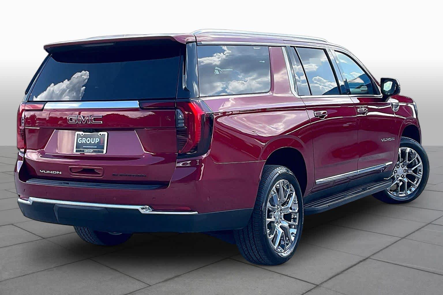 Used 2026 GMC Yukon XL Elevation w/ Elevation Premium Package RWD image 13
