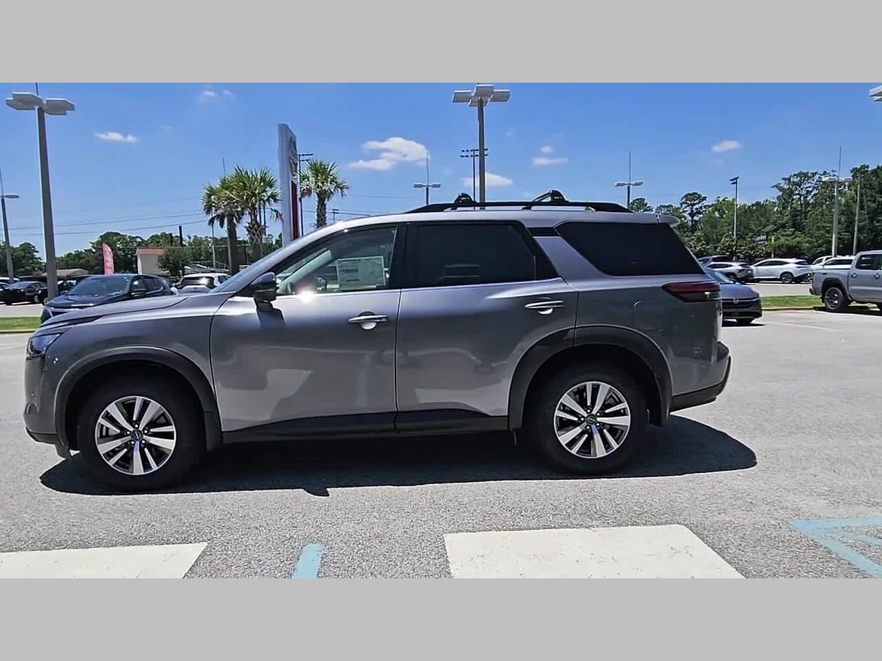 New 2026 Nissan Pathfinder SL FWD image 25