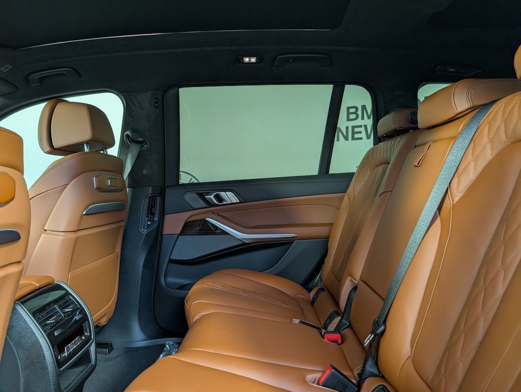 New 2026 BMW X7 M60i image 13