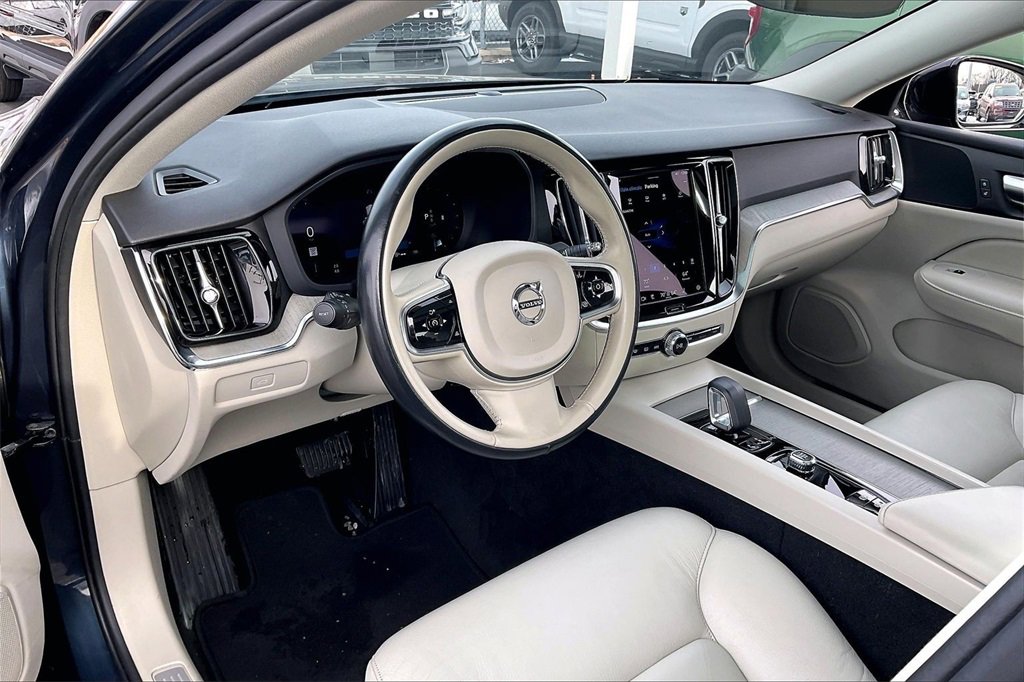 Used 2024 Volvo S60 B5 Plus image 12
