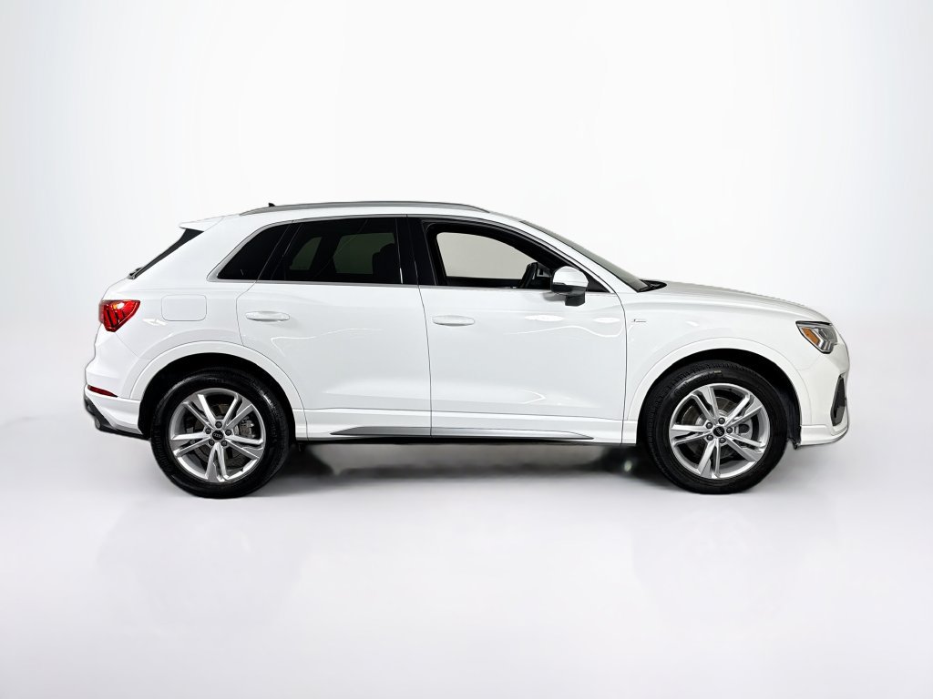 Used 2022 Audi Q3 2.0T Premium Plus w/ Premium Plus Package AWD/4WD image 6