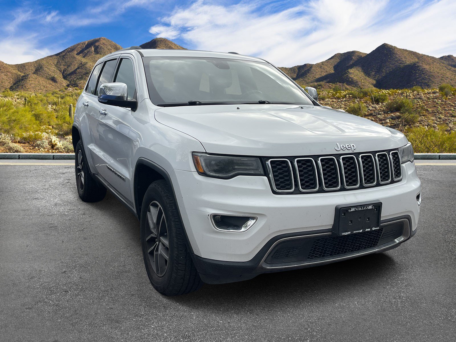 Used 2021 Jeep Grand Cherokee Limited w/ Luxury Group II AWD/4WD image 3