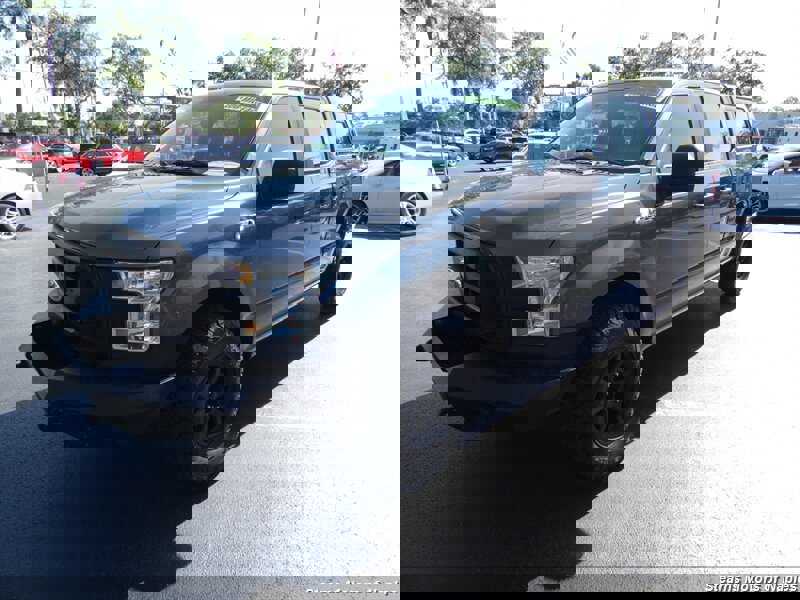 Used 2017 Ford F150 XL w/ XL Power Equipment Group AWD/4WD image 3