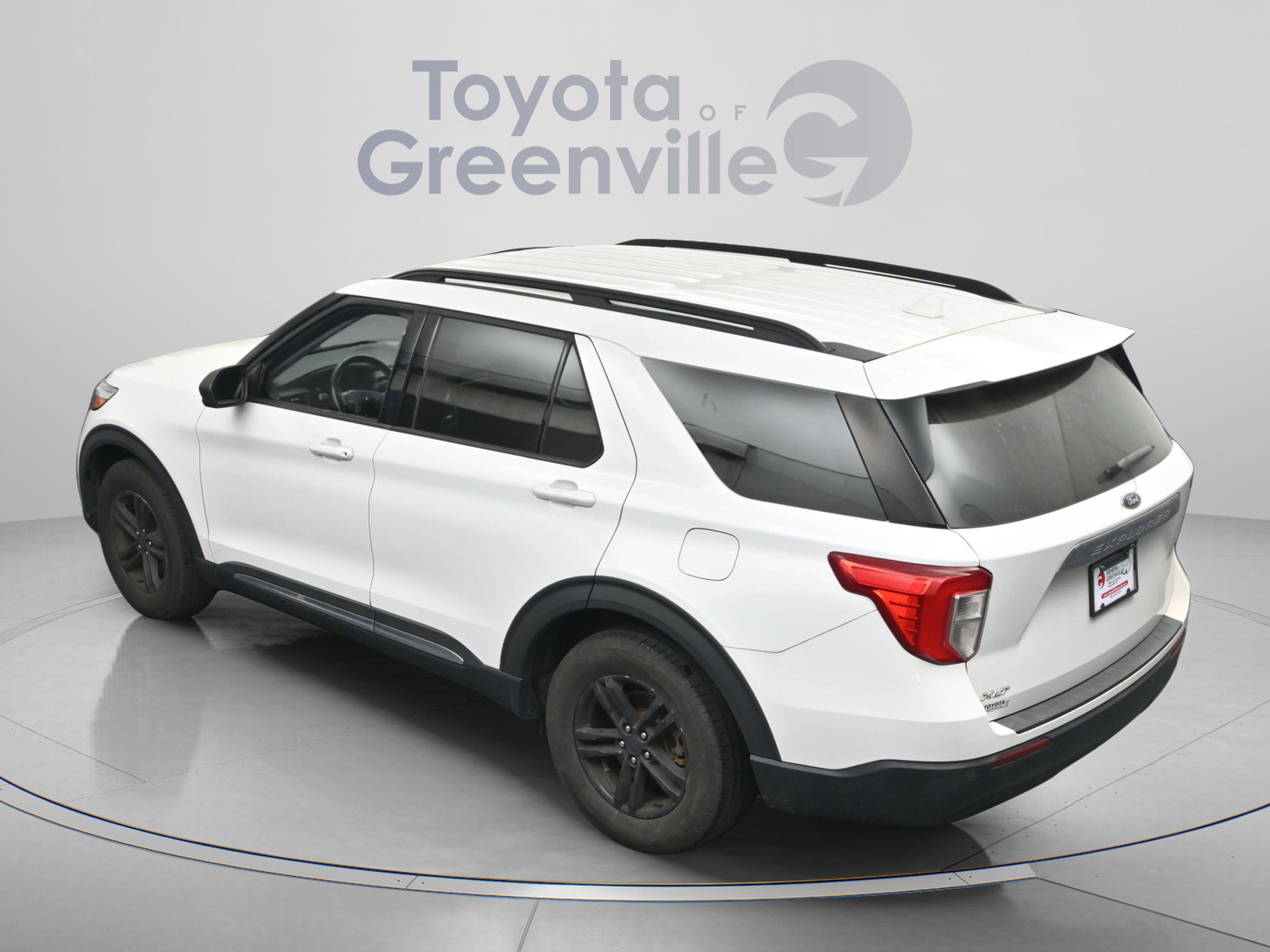 Used 2020 Ford Explorer XLT image 9