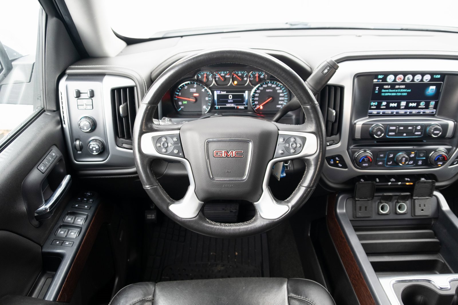 Used 2018 GMC Sierra 1500 SLT image 2