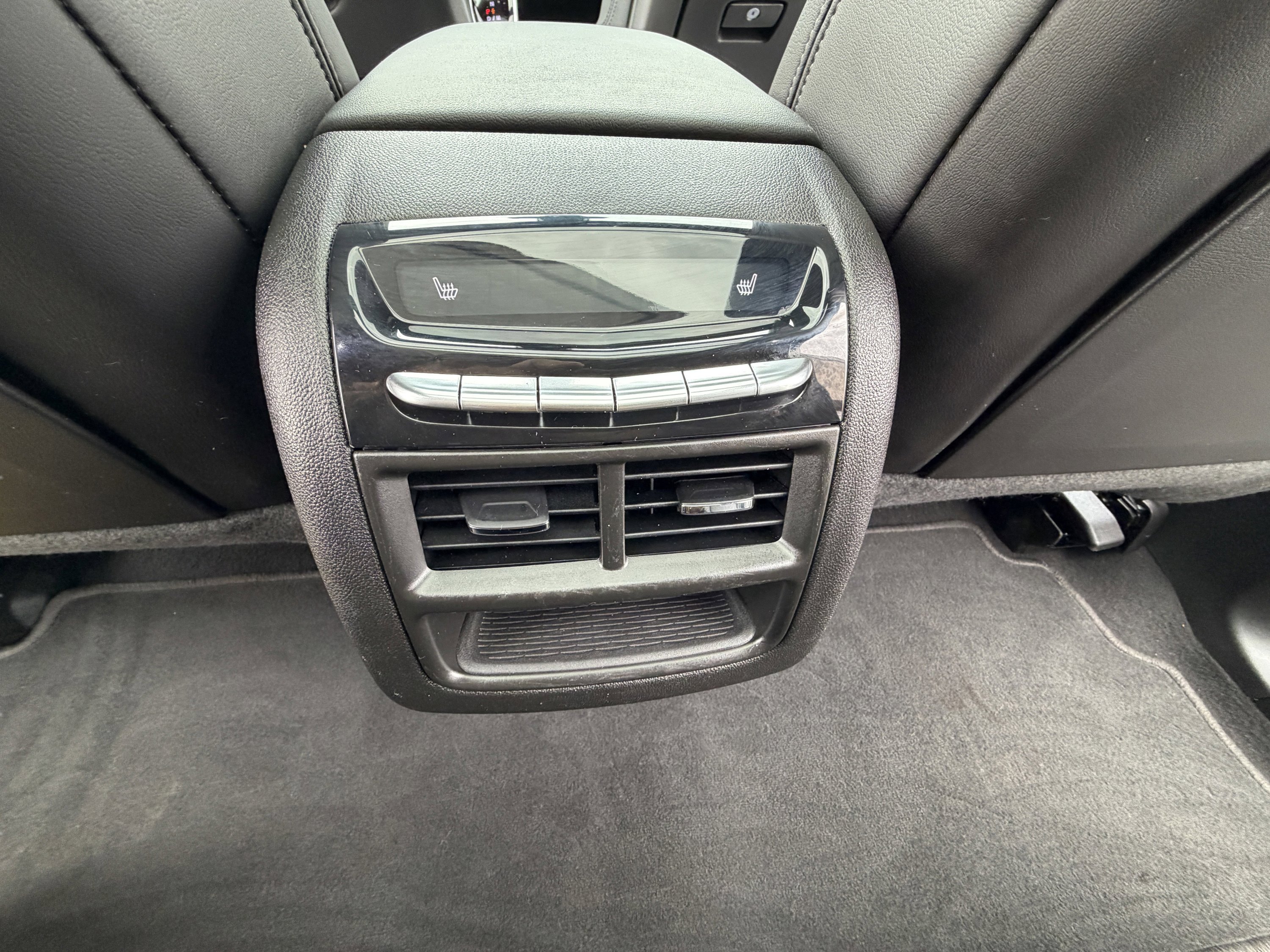 Used 2025 Cadillac XT5 Premium Luxury image 11