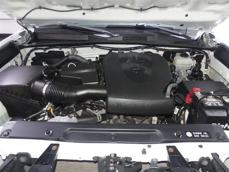 Used 2016 Toyota Tacoma TRD Off-Road w/ Exterior Package image 11