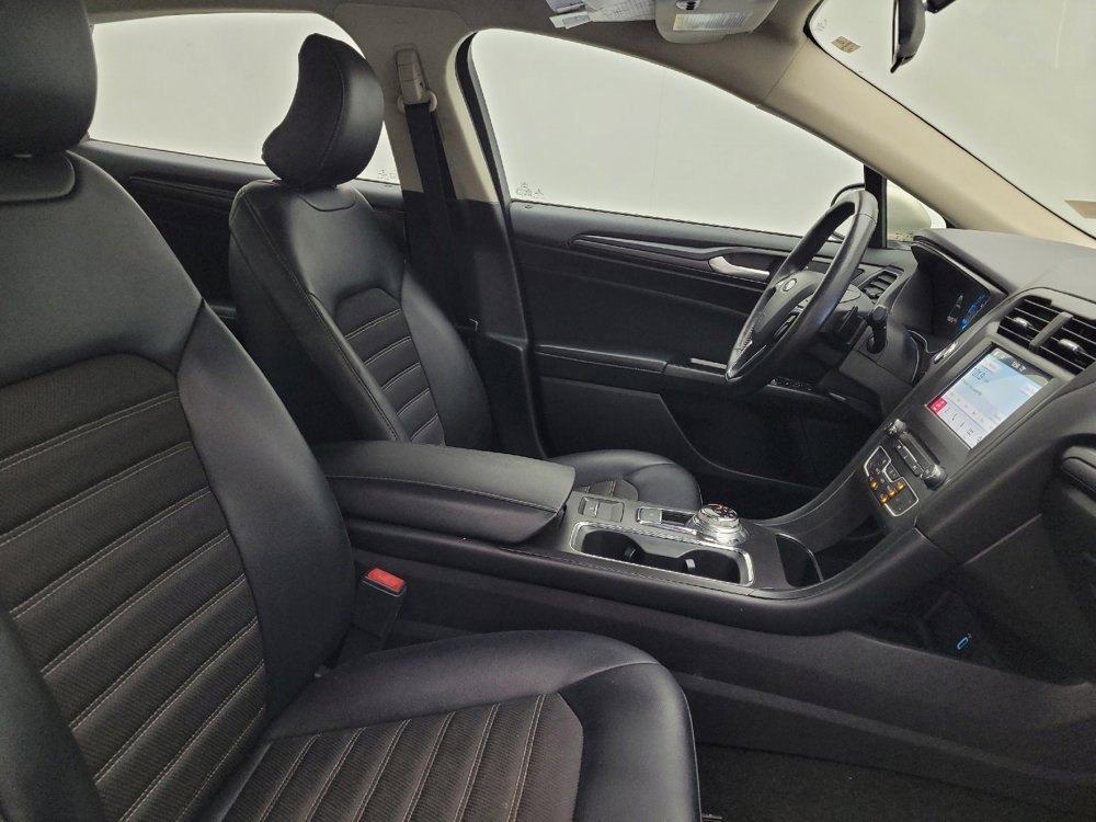 Used 2018 Ford Fusion SE w/ Equipment Group 201A FWD image 21