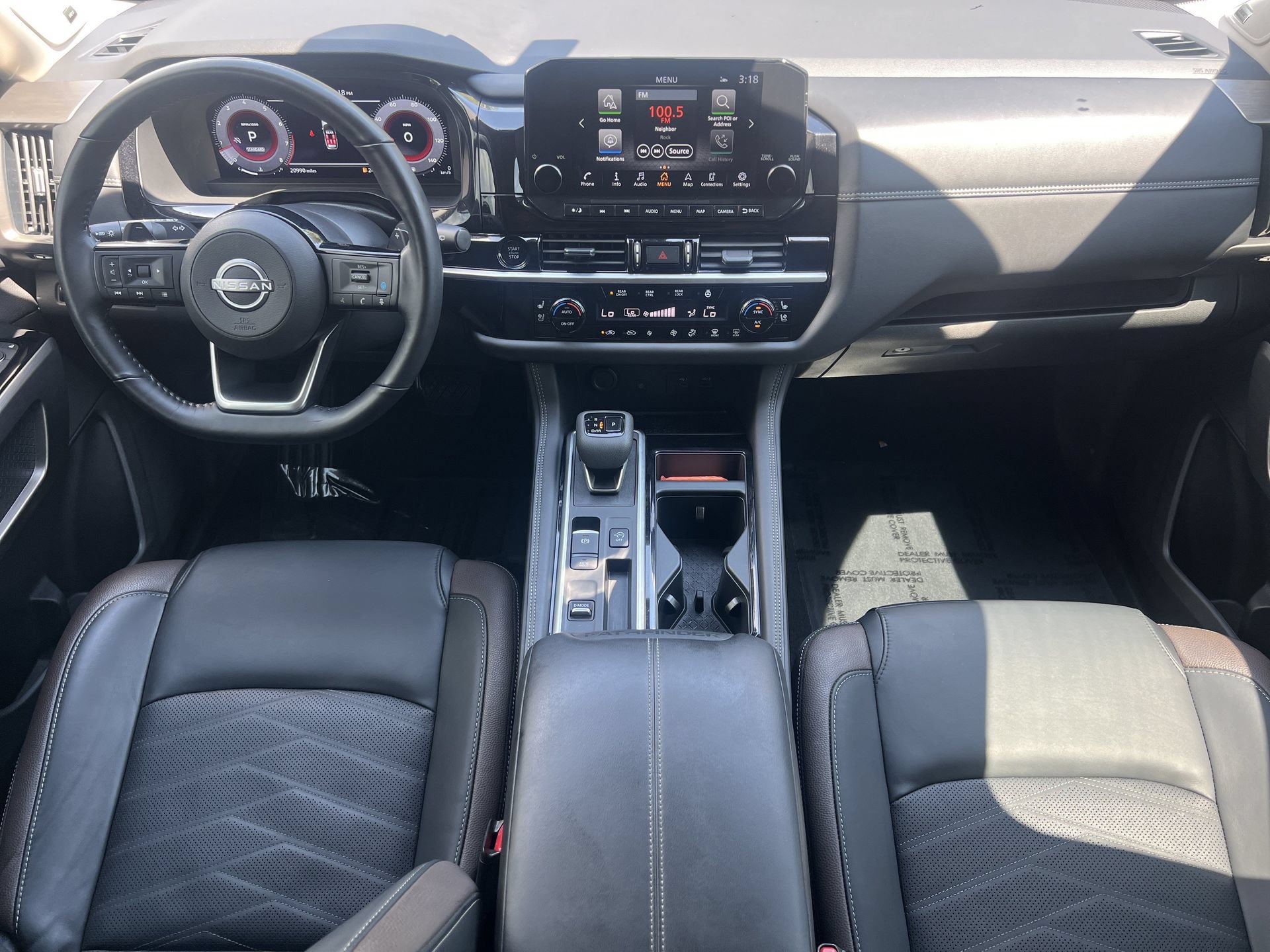 Certified 2025 Nissan Pathfinder Platinum FWD image 3