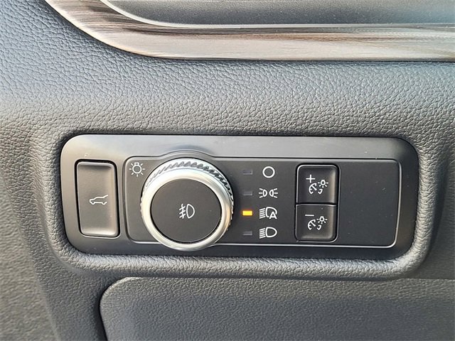 Used 2023 Ford Explorer Limited image 24