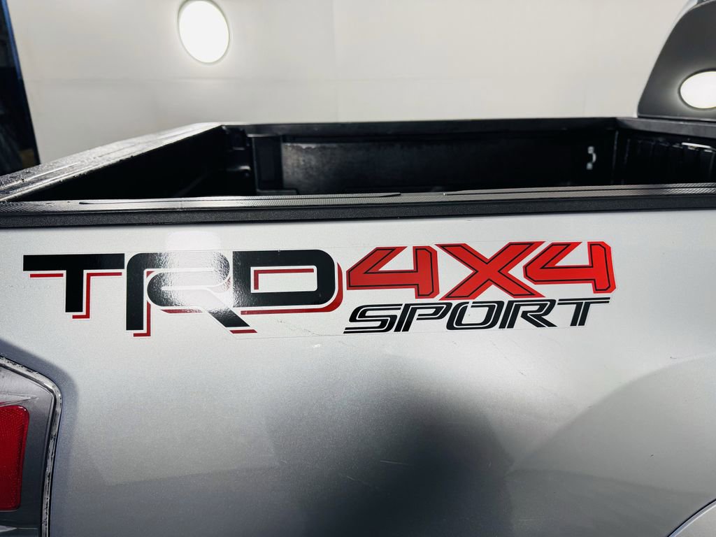 Used 2022 Toyota Tacoma TRD Off-Road AWD/4WD image 26