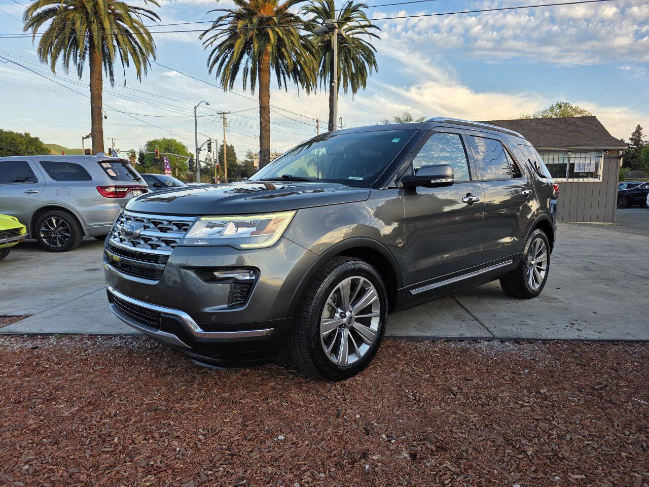Used 2018 Ford Explorer Limited image 4