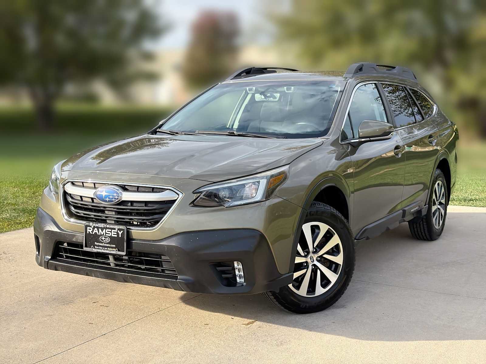 Used 2020 Subaru Outback Premium w/ Popular Package #1 AWD/4WD image 1
