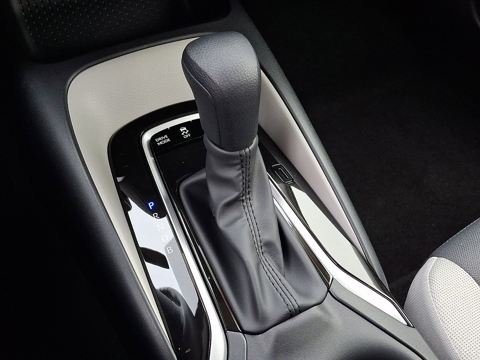 Certified 2026 Toyota Corolla LE FWD image 14