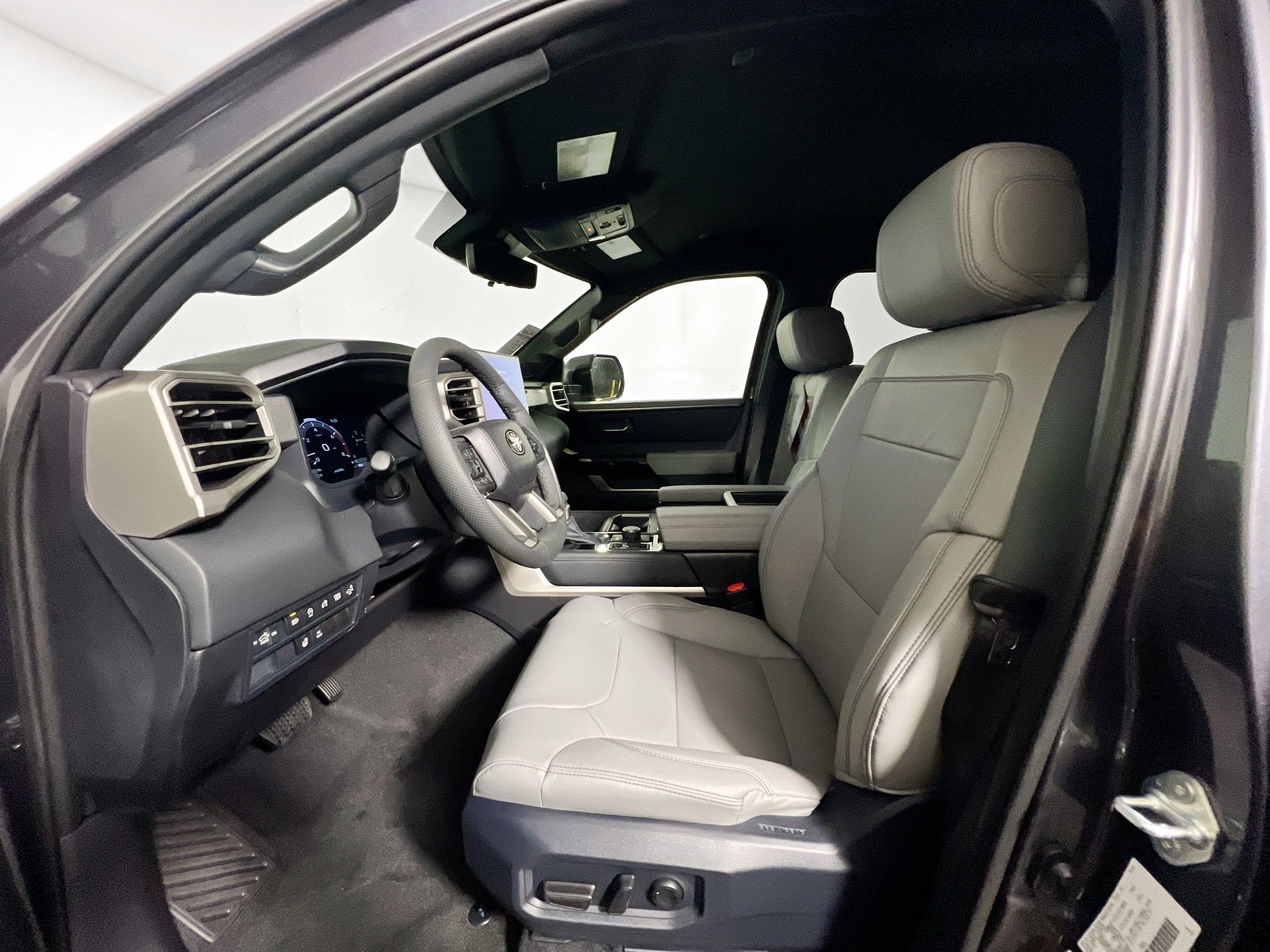 New 2026 Toyota Tundra Limited AWD/4WD image 14