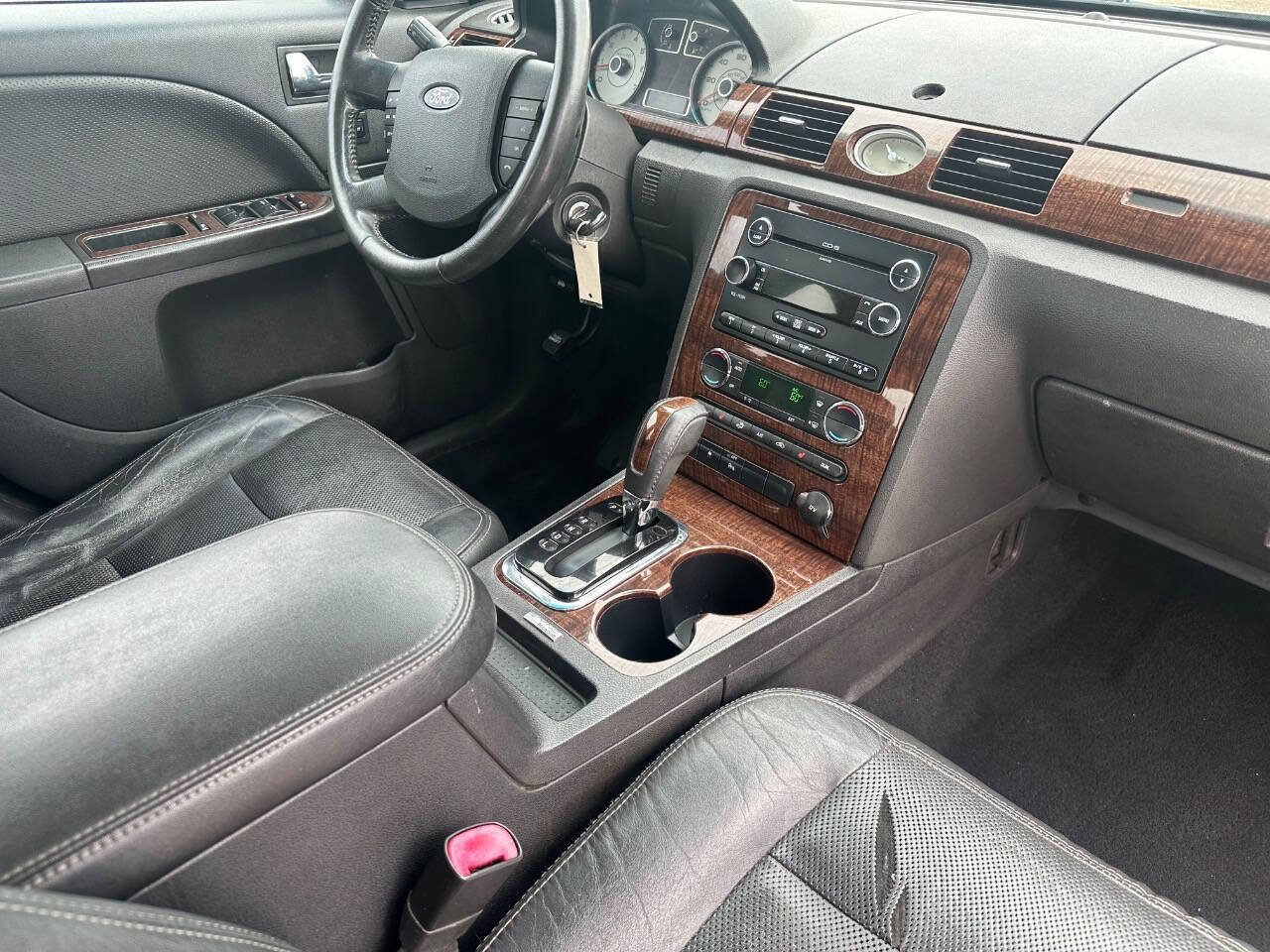Used 2008 Ford Taurus Limited FWD image 13