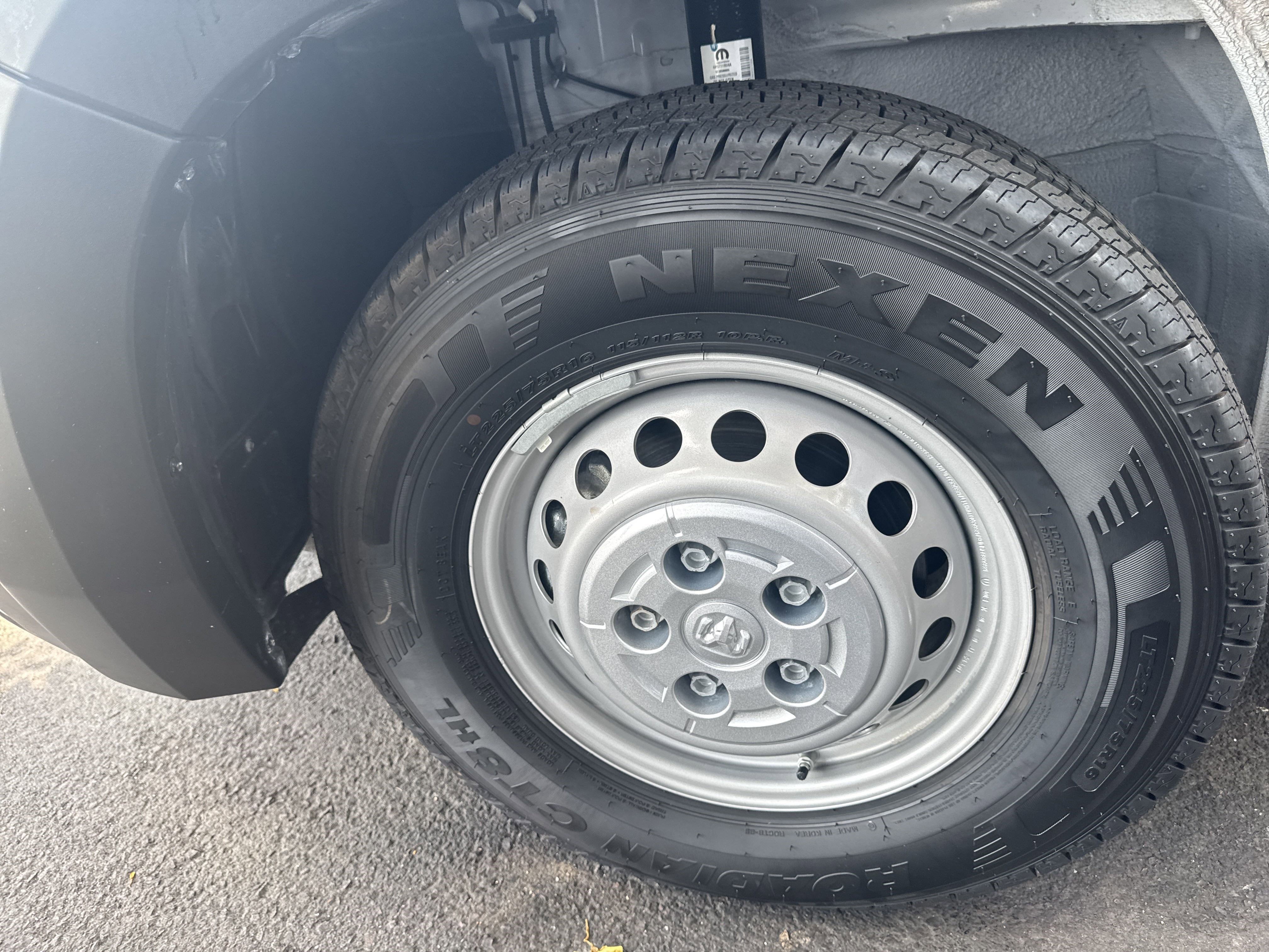 Used 2024 RAM ProMaster 3500 w/ Delivery Van Package image 36